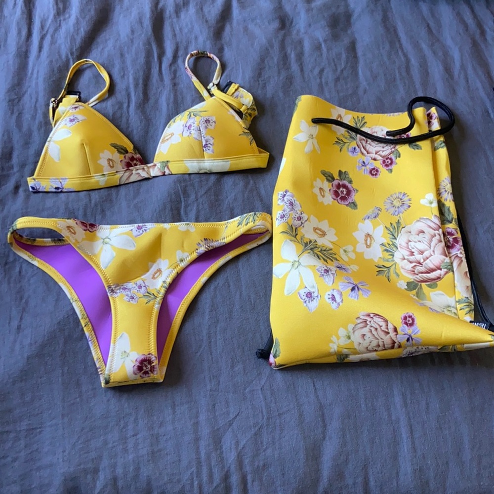 Yellow floral triangl bikini w/ bag